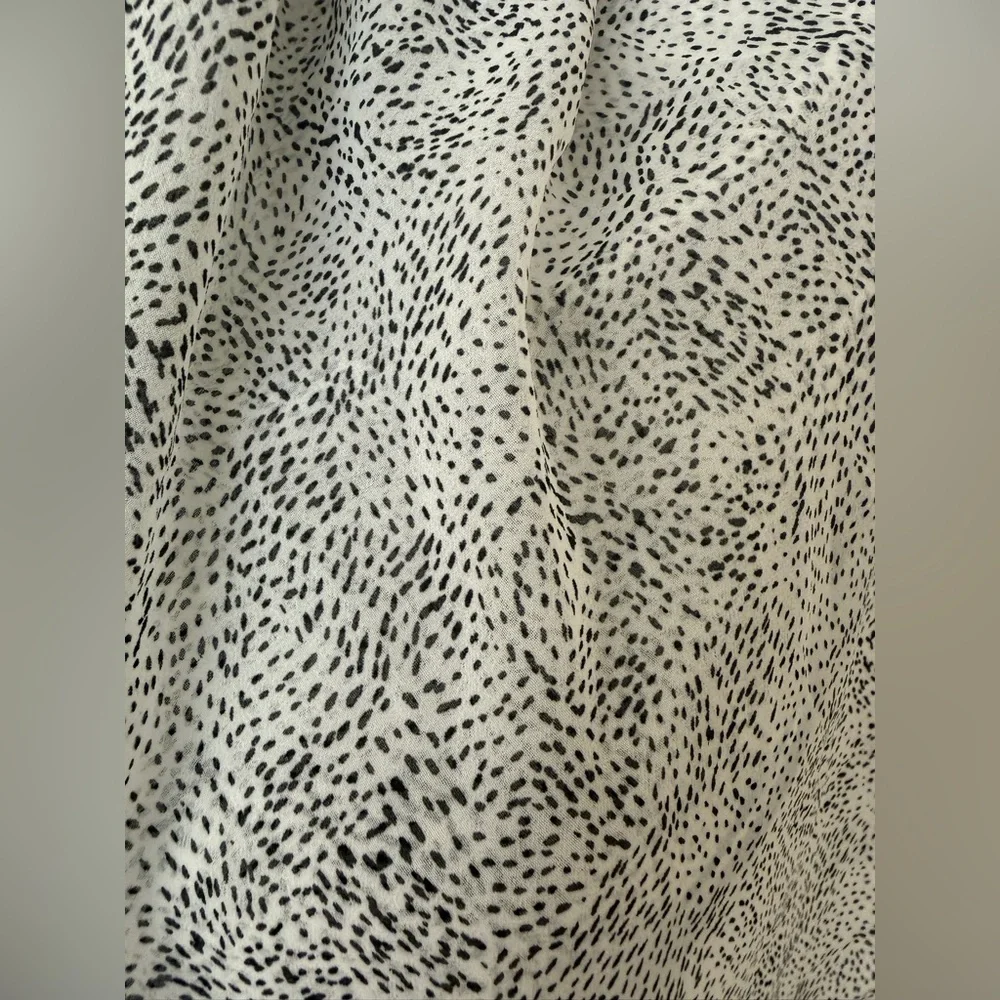 Elegant Gray Women's Silk Scarf